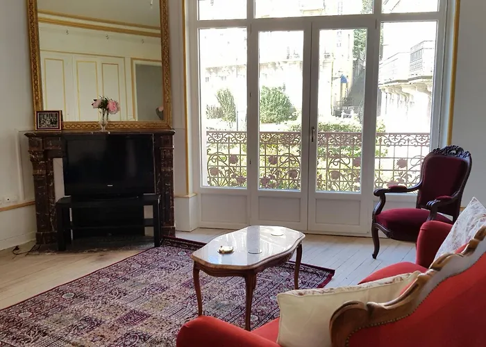 아파트 La Suite De L'Empereur- Elegance & Charme Louis XV 플롬비에레레뱅