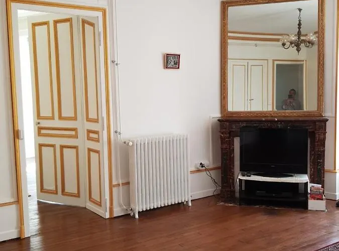 La Suite De L'Empereur- Elegance & Charme Louis XV 플롬비에레레뱅